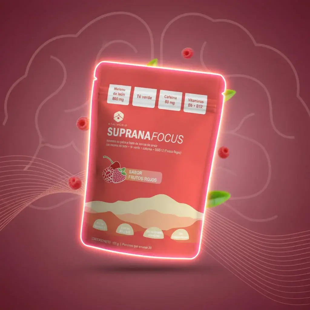 Suprana Focus de Vital World es una bebida en polvo sabor frutos rojos con 800 mg de Melena de León, 88 mg de cafeína, té verde y vitaminas B6, B12 y C, que contribuyen a disminuir el cansancio. Sin azúcar ni edulcorantes. Rinde 30 porciones.